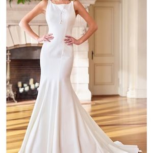 Enchanting by Mon Cheri stretch jersey trumpet wedding gown size 14